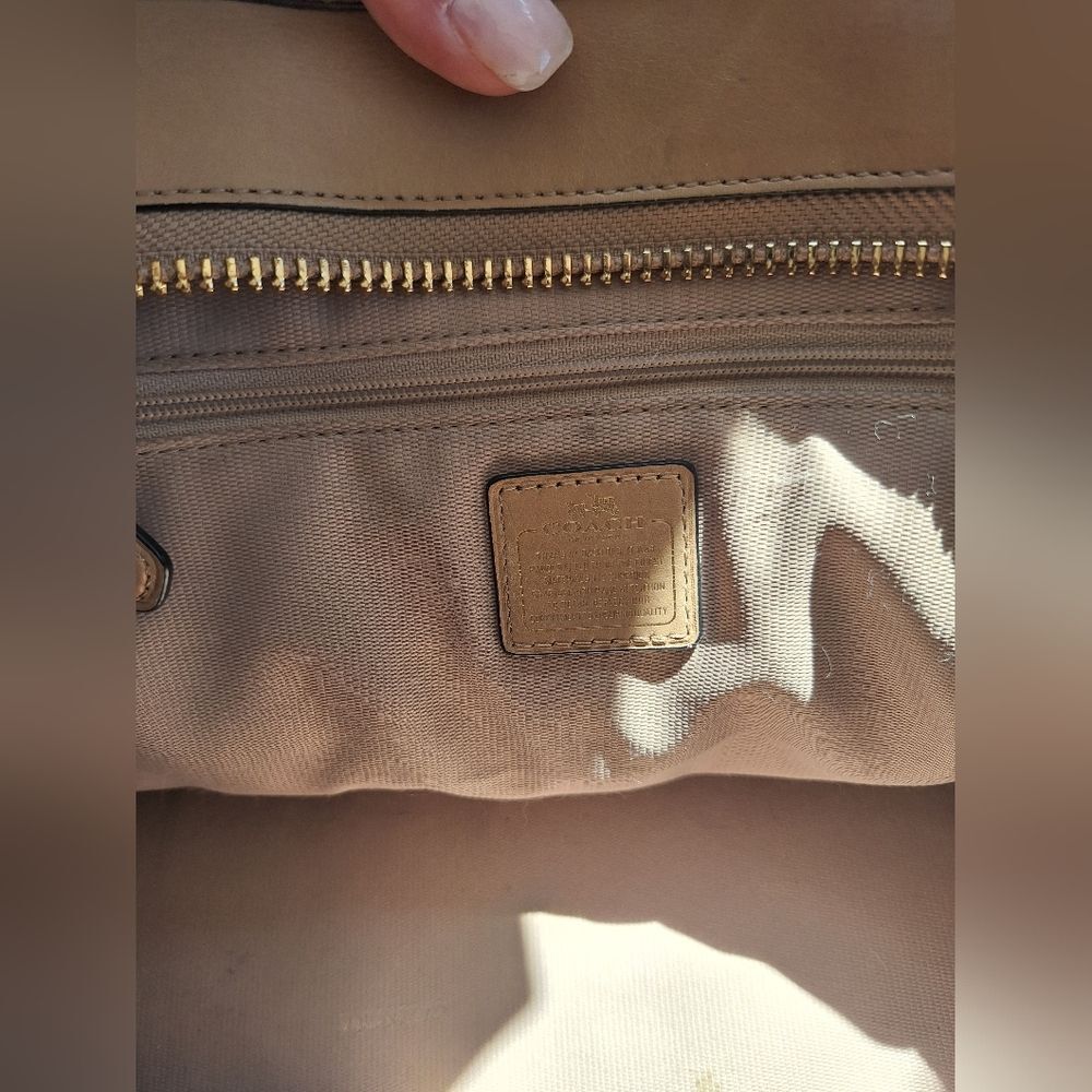 Coach Swagger 37 Bag White Pebbled Leather - Picture 13 of 13